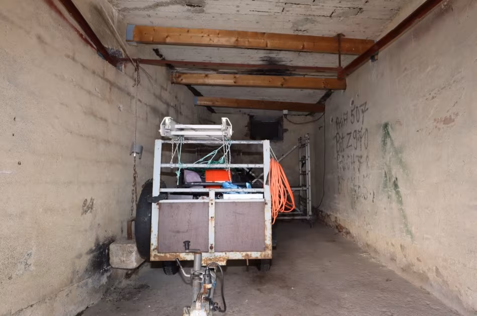 Garage I