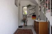 Diele - Gepflegtes Einfamilienhaus mit weiterem Baugrundstück, Garage und Garten Schmidtheim (12)