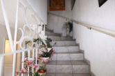 Treppenaufgang - Gepflegtes Einfamilienhaus mit weiterem Baugrundstück, Garage und Garten Schmidtheim (12)
