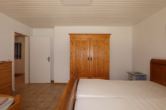 Schlafen KG - Gepflegtes Einfamilienhaus mit Garage, Garten und Einliegerwohnung, Kalenborn-Scheuern (8)