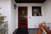 Eingang Hauptwohnung - **GERESERVEERD**Vrijstaande woning met apart appartement in een rustige woonwijk met garage en tuin, Schleiden