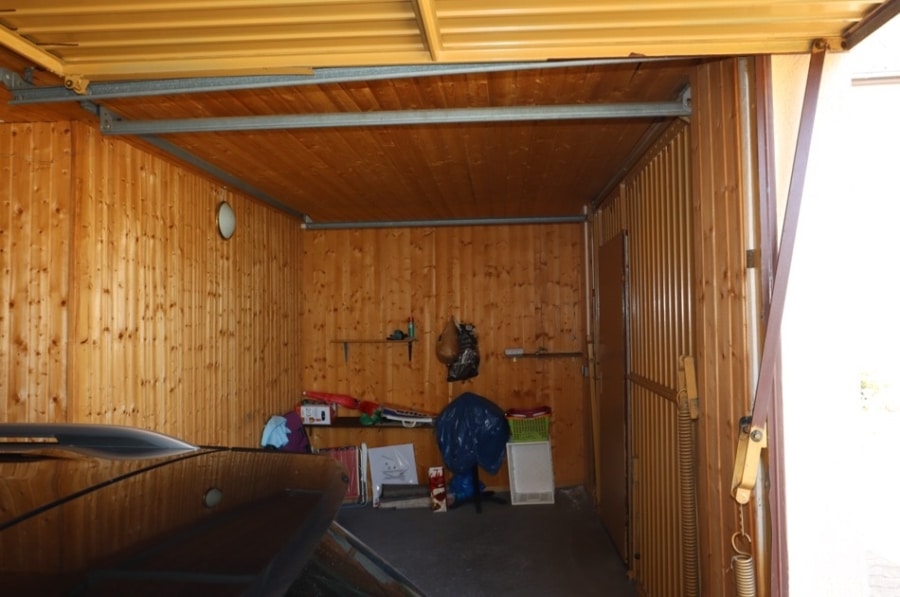 Garage - Vrijstaande, voormalige, boerderij met natuurstenen schuur en garages, te Stroheich (4)