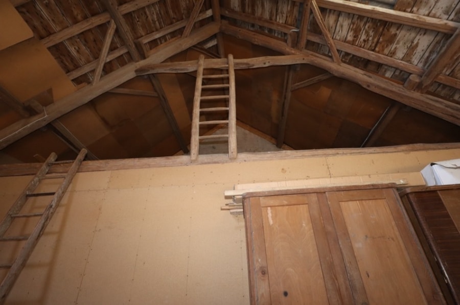 Scheune - Vrijstaande, voormalige, boerderij met natuurstenen schuur en garages, te Stroheich (4)