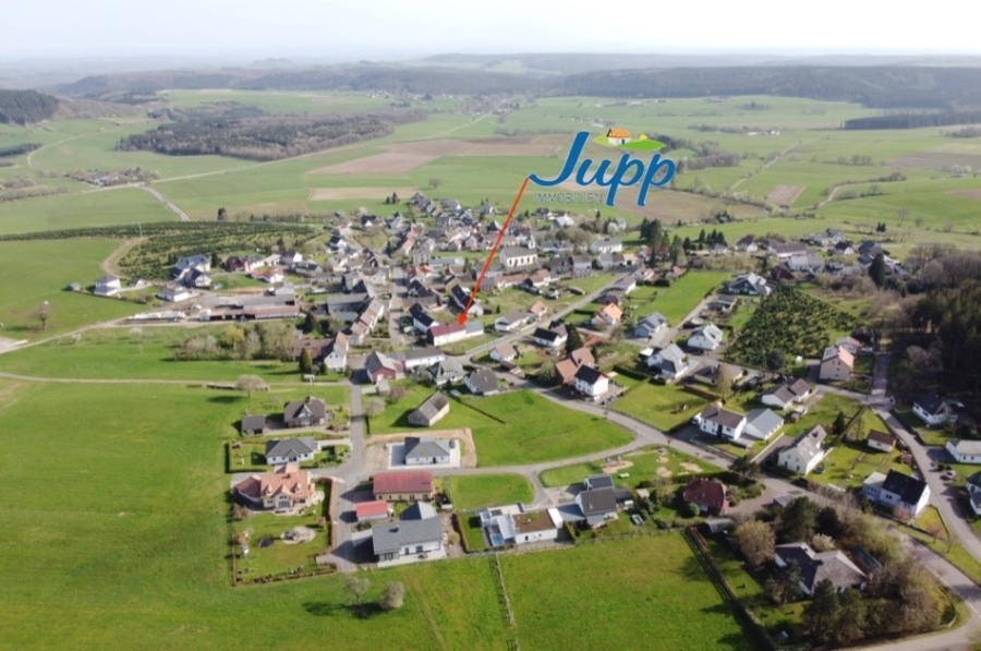 Salm - Eifeler Hoeve met grote omheinde tuin en karakteristieke bijgebouwen, Salm (11)