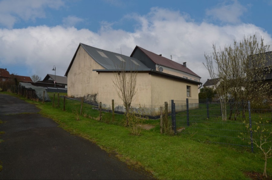 Garage - Eifeler Hoeve met grote omheinde tuin en karakteristieke bijgebouwen, Salm (11)