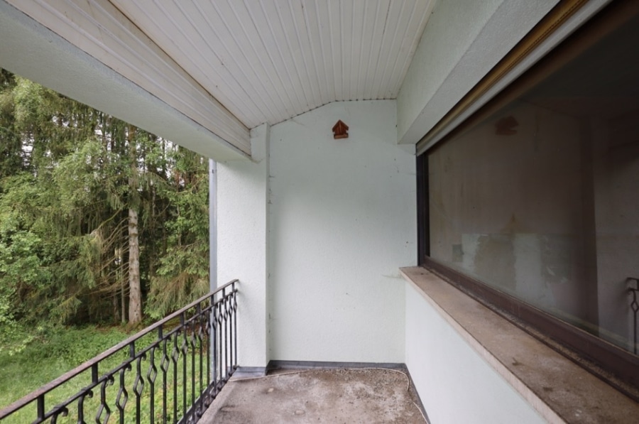 Balkon - **RESERVIERT**Ehemaliges Jagdhaus in unverbaubarer Waldrandlage mit großem Grundstück, Neuhaus