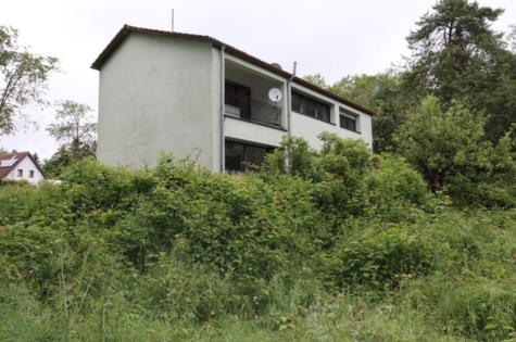 Voormalig jachthuis op vrijstaande locatie aan de rand van het bos met een groot perceel grond, te Neuhaus-Hellenthal, 53940 Neuhaus Hellenthal, Einfamilienhaus