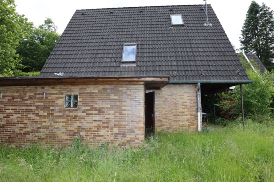 Traufseite - **VERKAUFT**Gemütliches Nurdach-Ferienhaus mit Garten, Terrasse und überdachtem Sitzplatz, Kerschenbach (12)