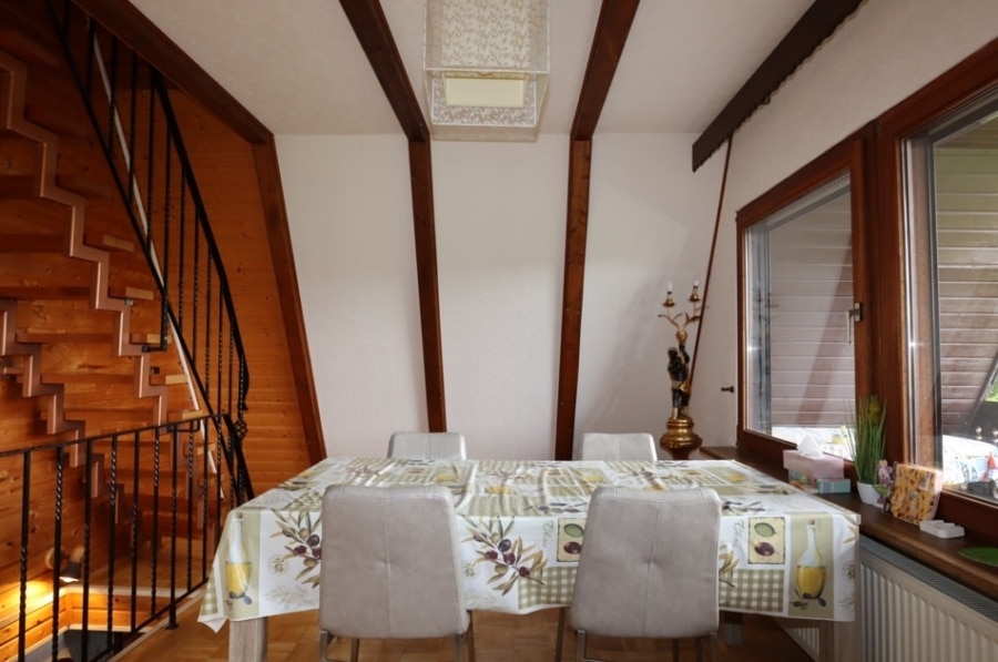 Wohnbereich - **VERKAUFT**Gemütliches Nurdach-Ferienhaus mit Garten, Terrasse und überdachtem Sitzplatz, Kerschenbach (12)