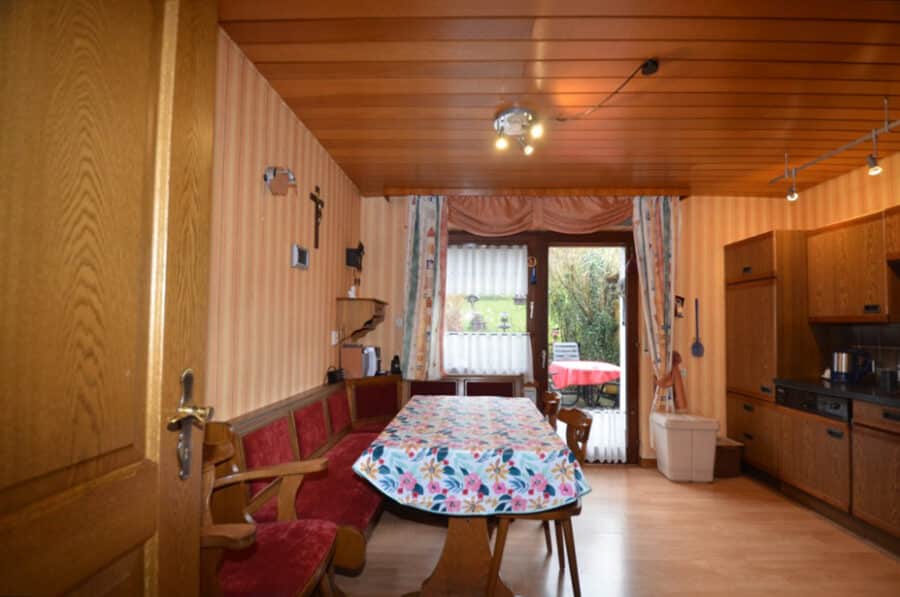 Einfamilienhaus, einseitig angebaut mit Garten und Garage, zentrumsnah, Dahlem (15) - Küche