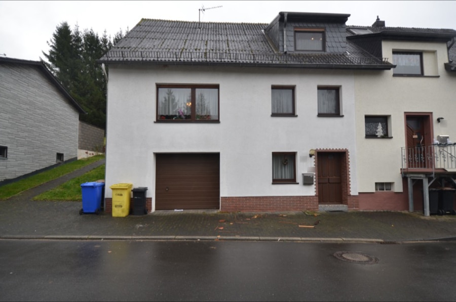 Straßenansicht - **VERKAUFT**Einfamilienhaus, einseitig angebaut mit Garten und Garage, zentrumsnah, Dahlem (15)