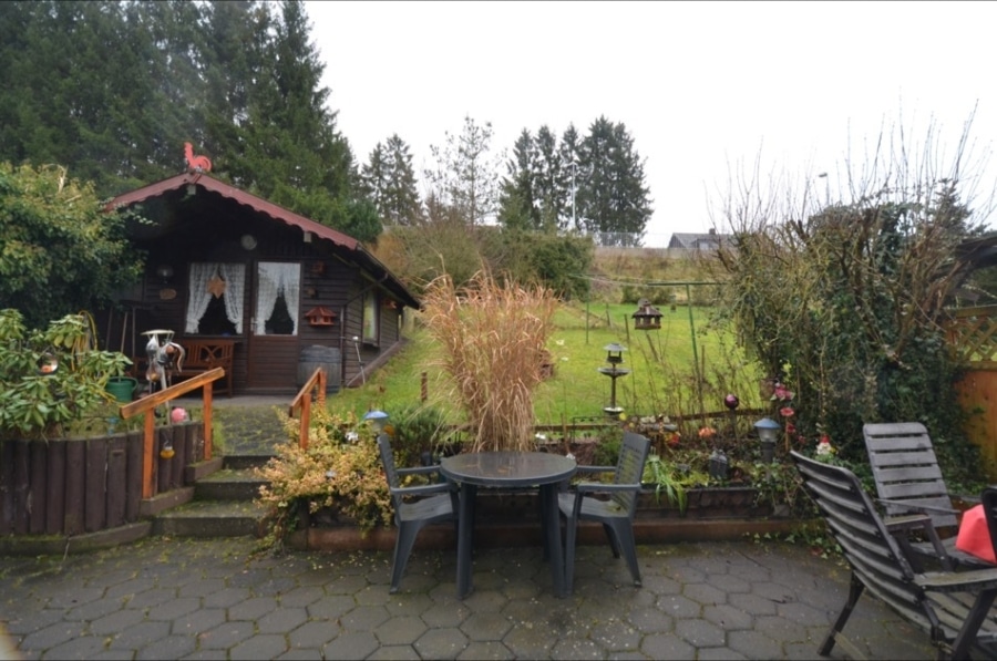 Garten - **VERKAUFT**Einfamilienhaus, einseitig angebaut mit Garten und Garage, zentrumsnah, Dahlem (15)