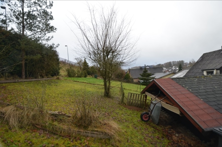 Garten - **VERKAUFT**Einfamilienhaus, einseitig angebaut mit Garten und Garage, zentrumsnah, Dahlem (15)