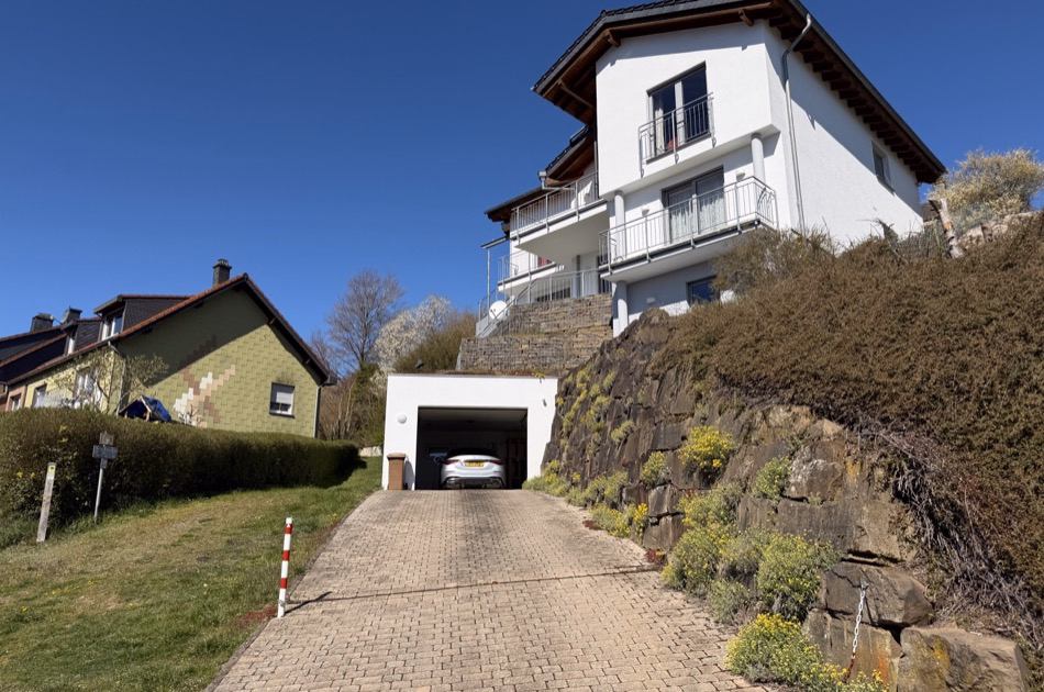 Zufahrt Garage