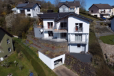 Neunkirchen - Sehr gepflegtes Wohnhaus mit Wärmepumpe, Aufzug, Terrasse, Balkon, Garage und Fernblick Daun (31)