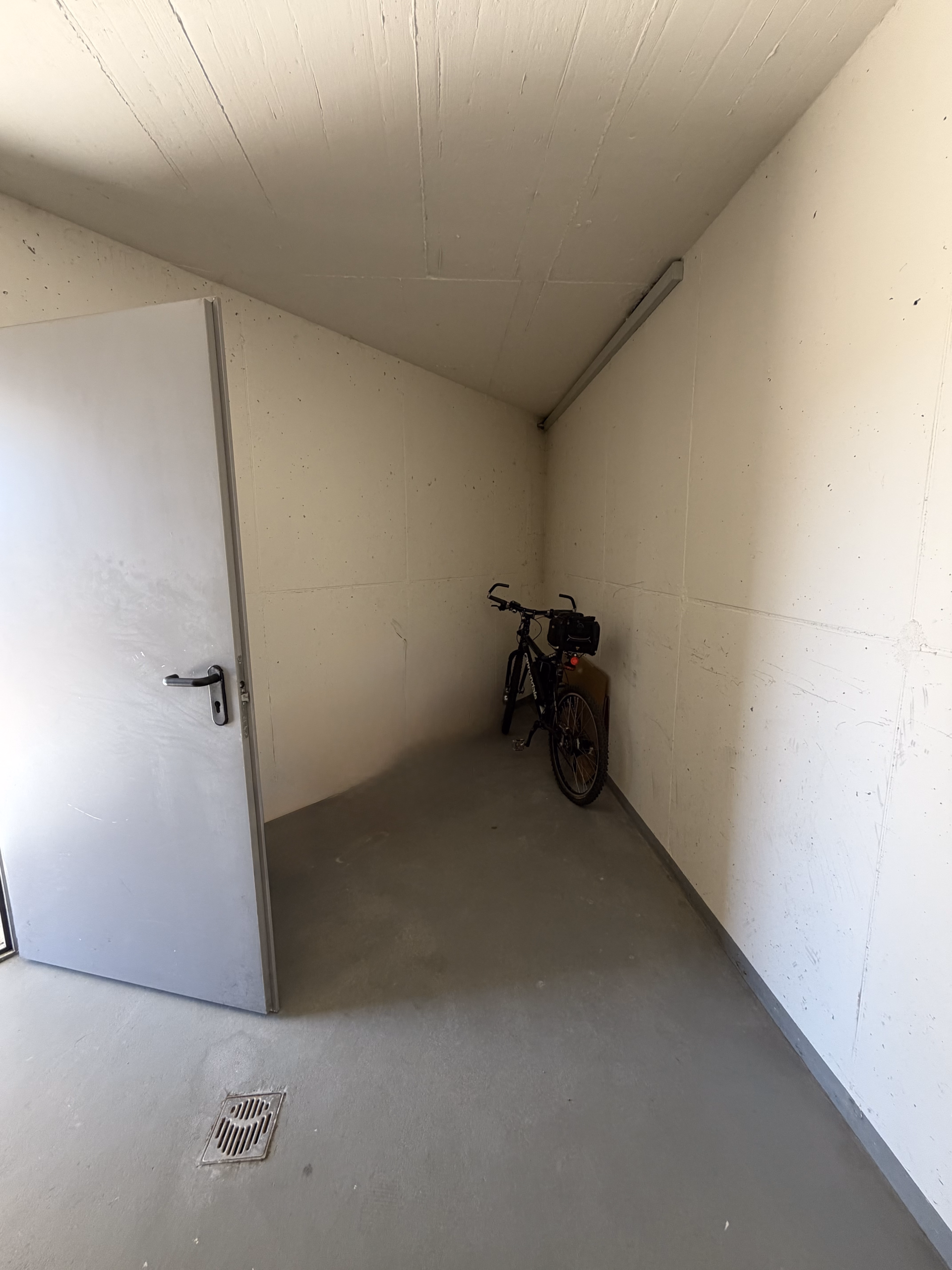 Kleiner Flur zur Garage