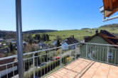 Balkon EG - Sehr gepflegtes Wohnhaus mit Wärmepumpe, Aufzug, Terrasse, Balkon, Garage und Fernblick Daun (31)