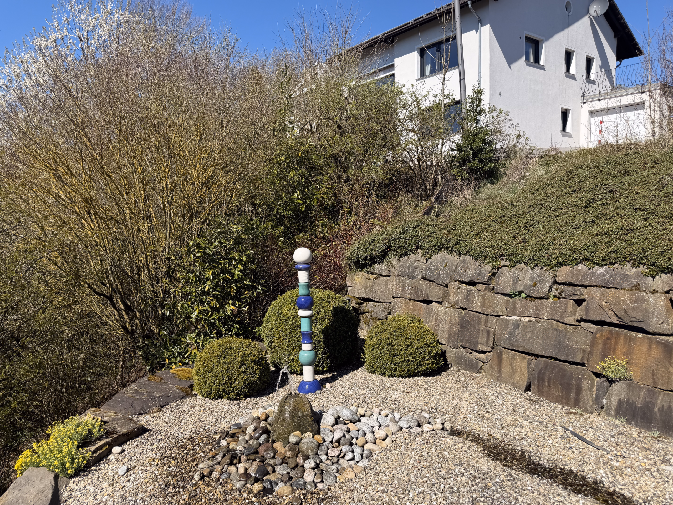 Neben Sonnenterrasse