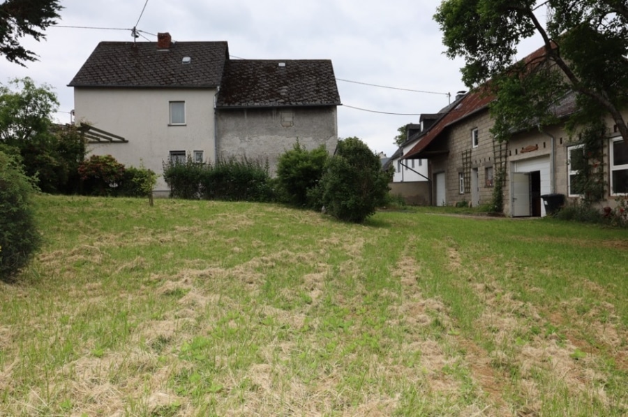 Garten - Ehem. Bauernhaus viel mit Platz für Hobby und eigene Ideen, Garten und Nebengebäuden, Höchstberg (2)