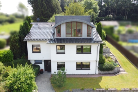 Wunderschönes saniertes Einfamilienhaus mit bis zu 5 Schlafzimmern, PV-Anlage, 3 Garagen und Garten, 54587 Lissendorf, Haus