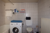 Bad - Geräumiges Mehrfamilienhaus mit ehem. Ökonomiegebäude als Doppelgarage genutzt, Bongard (6)