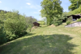 Garten - Großes Einfamilienhaus am Ortsrand mit 7 Schlafzimmern und wunderschönem Blick ins Grüne
