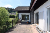 Terrasse - Großes Einfamilienhaus am Ortsrand mit 7 Schlafzimmern und wunderschönem Blick ins Grüne