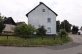 Giebelseite - Gemütliches ehem. Eifeler Bauernhaus mit Scheune, Garage, und kleinem Garten, Hellenthal-Kreuzberg