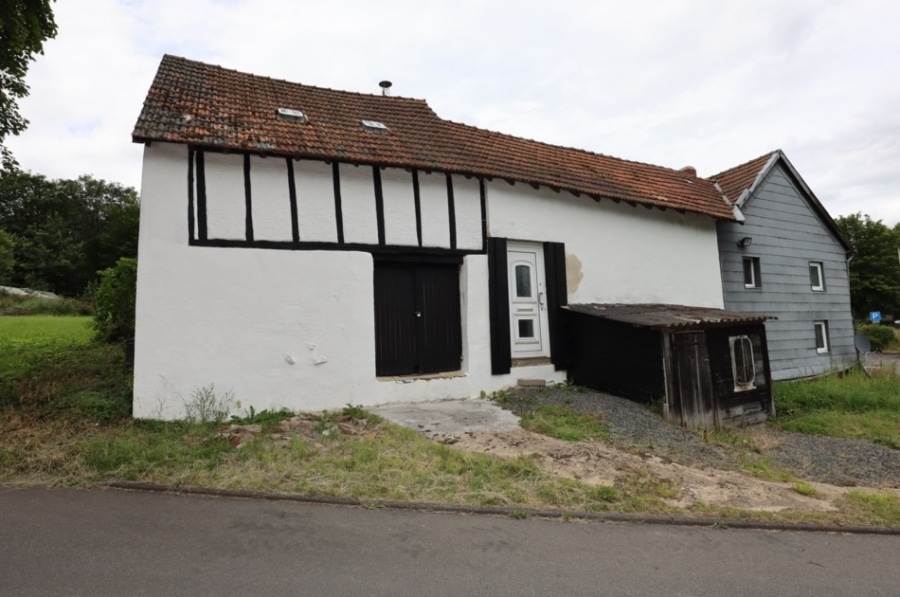 Nebengebäude - Schnuckeliges kleines ehem. Bauernhaus mit Scheune und Garten Schmidtheim (11)