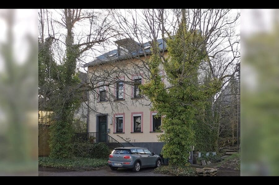 Ehemalige Dorfschule umgebaut zum gemütlichem Wohnhaus mit kleinem Garten und Hof, Urschmitt (4) - Urschmitt