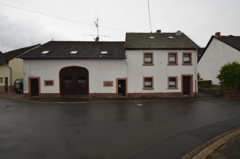 Ehemaliges Eifler Bauernhaus mit Scheune zu einem ZFH ausgebaut mit kleinem Garten Neroth (23), 54570 Neroth, Haus