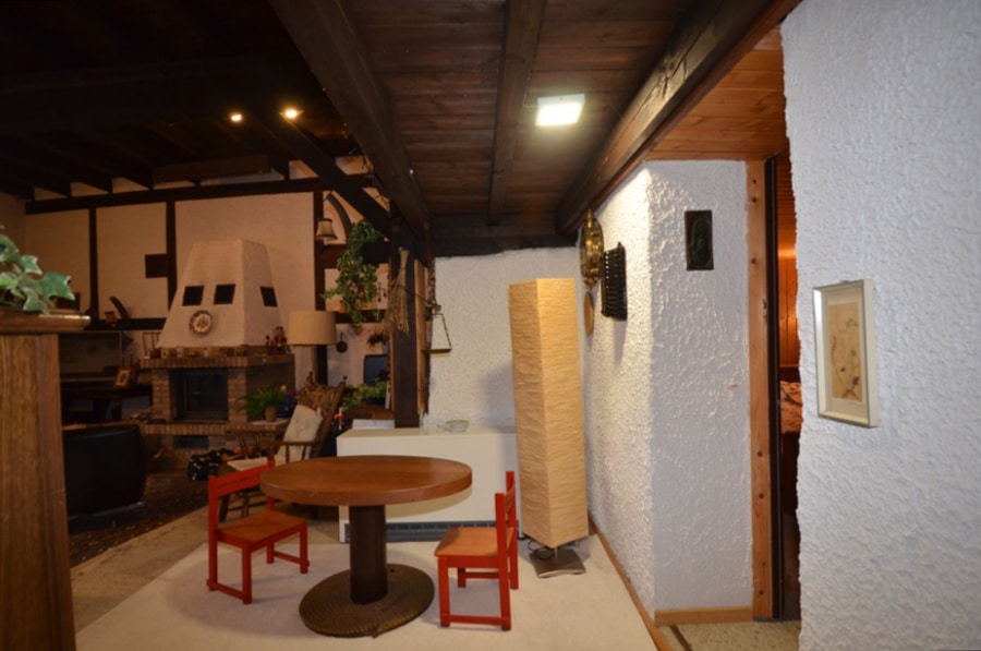 Ehemaliges Eifler Bauernhaus mit Scheune zu einem ZFH ausgebaut mit kleinem Garten Neroth (23) - Wohnzimmer