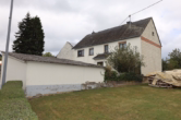 Giebelansicht - Gemütliches und renoviertes Einfamilienhaus mit Anbau, Garagen und großem Garten, Boxberg