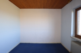 Schlafzimmer - ***Verkauft***Kleines Einfamilienhaus mit toller Aussicht, Garage und Garten in Dorfrandlage von Steineberg