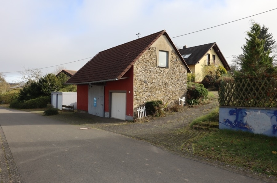 Scheune / Zufahrt - Mooie, grote, eengezinswoning met tuin, schuur met garage en dubbele garage, Üxheim-Leudersdorf (11)