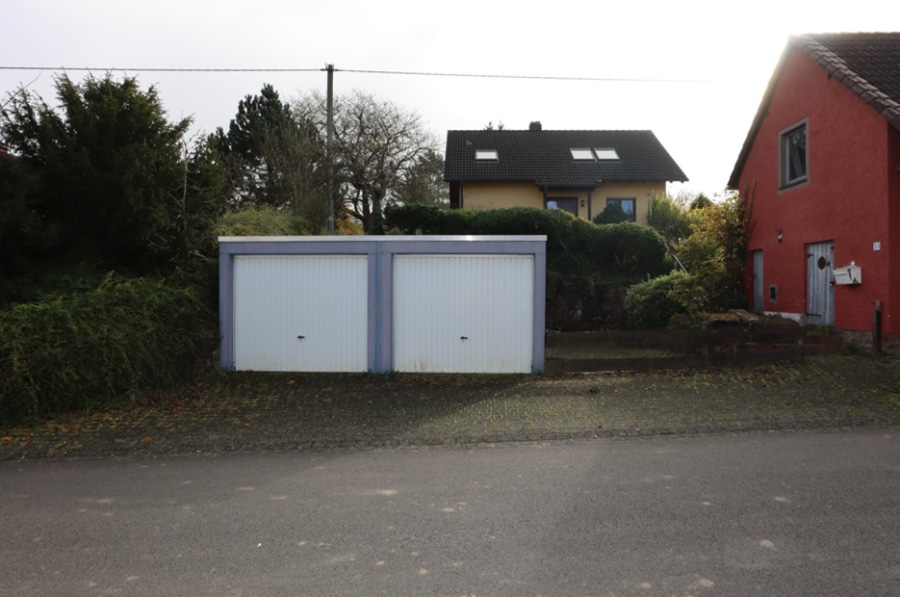 Straßenansicht - Mooie, grote, eengezinswoning met tuin, schuur met garage en dubbele garage, Üxheim-Leudersdorf (11)