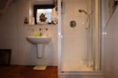 Duschbad KG - Schönes großes Einfamilienhaus mit Garten, Scheune mit Garage, Doppelgarage, Üxheim-Leudersdorf (11)