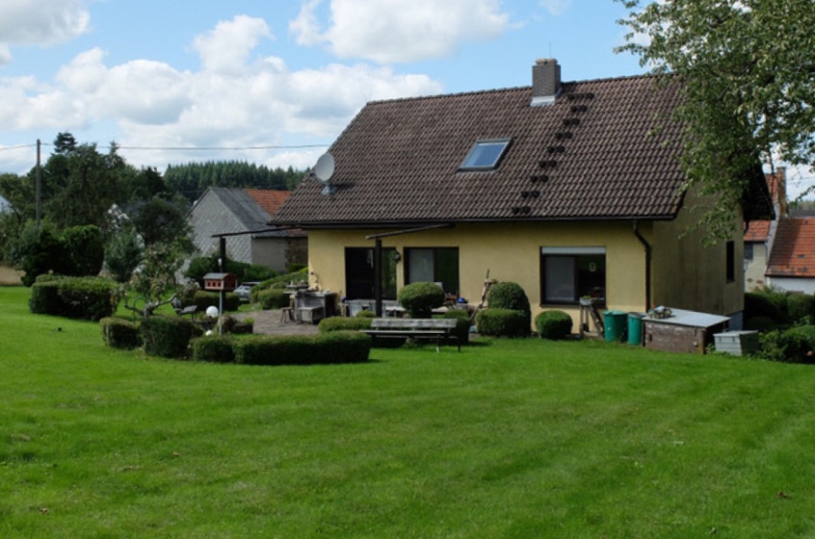 Rückseite - Mooie, grote, eengezinswoning met tuin, schuur met garage en dubbele garage, Üxheim-Leudersdorf (11)