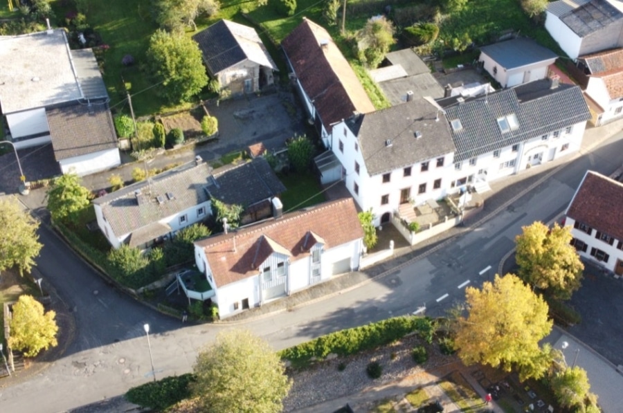 Luftaufnahme - **RESERVIERT**Aufwendig renoviertes historisches Landhaus, Niederehe (12)