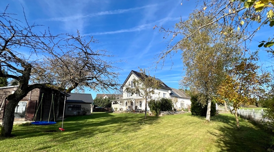 Giebelseite - Charmantes, modernisiertes Bauernhaus mit zusätzlichem Bauland in Ulmen, Vorpochten