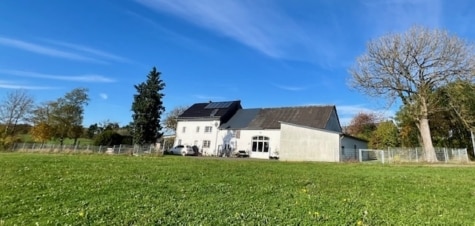 Charmantes, modernisiertes Bauernhaus mit zusätzlichem Bauland in Ulmen, Vorpochten, 56766 Ulmen, Einfamilienhaus