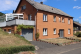 Straßenansicht - Einfamilienhaus mit Garage, Wintergarten schöner Aussicht und Garten, Oberbettingen (30)